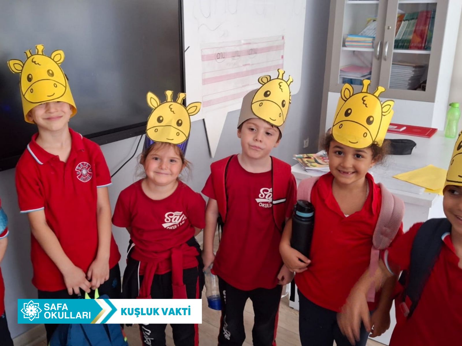 KUŞLUK SAATİNDE ZÜRAFA ETKİNLİĞİ