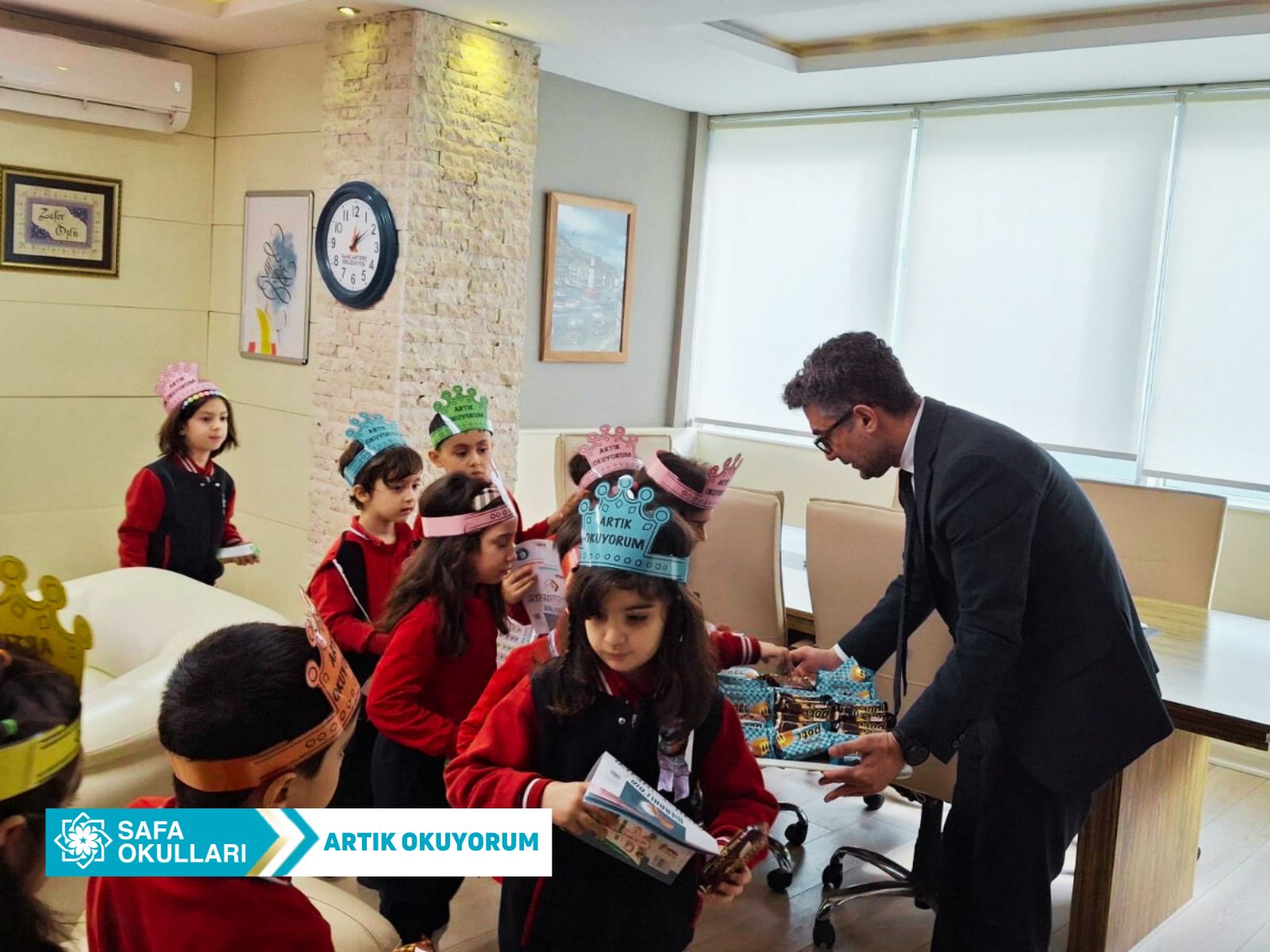 ARTIK OKUYORUM