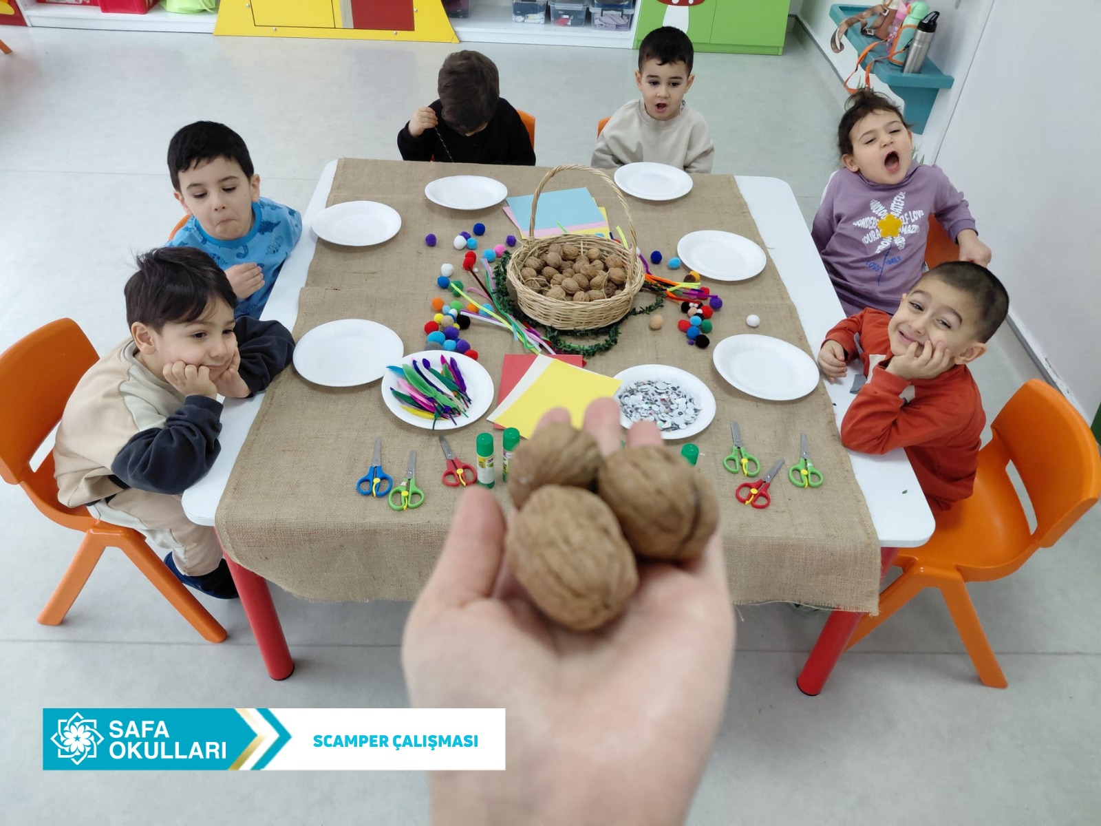SCAMPER SAATİ: “BİR MATERYAL, BİN FİKİR”
