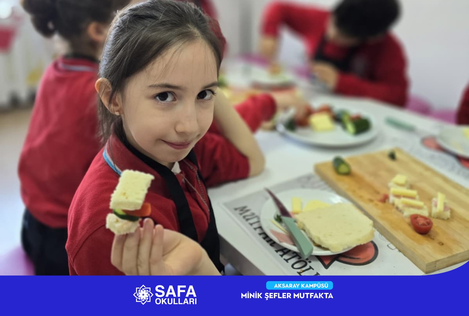 MİNİK ŞEFLER MUTFAKTA
